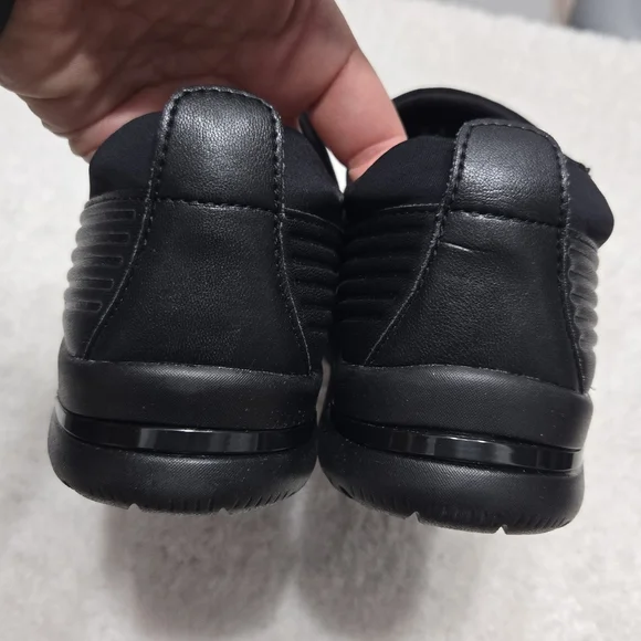 BzeesPremium Axis Washable Sneakers Sz 10 Like New - Picture 13 of 13